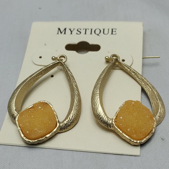 Mystique gold champagne dangle fish hook earring - Picture 2 of 4